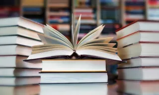Powiększ obraz: 8 maja Dzień Bibliotekarza i Bibliotek