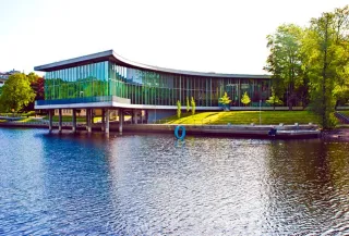 Powiększ obraz: Biblioteka Miejska w Halmstad. Autor zdjęcia Jonas Ottosson
