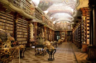 Powiększ obraz: Biblioteka Narodowa Rep. Czeskiej. Zdjęcie ze strony en.wikipedia.org