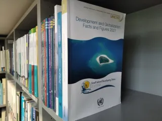 Powiększ obraz: Development and Globalization Facts and Figures 2021 w zbiorach CBS