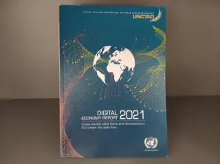 Powiększ obraz: Digital Economy Report 2021