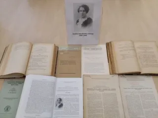 Powiększ obraz: Prace dr Karoliny Iwaszkiewicz-Gintowt w zbiorach Centralnej Biblioteki Statystycznej