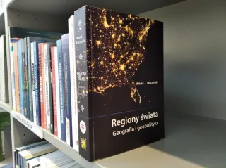 Powiększ obraz: Publikacja Regiony świata - w zbiorach Centralnej Biblioteki Statystycznej