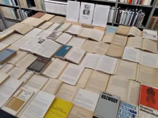 Powiększ obraz: Publikacje prof. Edwarda Rosseta. Wybór ze zbiorów CBS