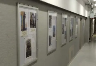 Powiększ obraz: Wystawa Pomniki i rzeźby w hołdzie książkom