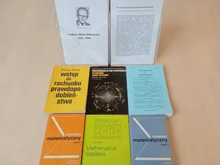 Powiększ obraz: Publikacje Roberta Bartoszyńskiego w zbiorach CBS